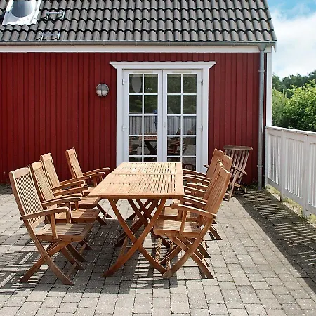 Three-bedroom Holiday In 4 *