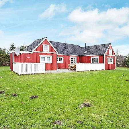 Three-bedroom Holiday In 4 * Vejby