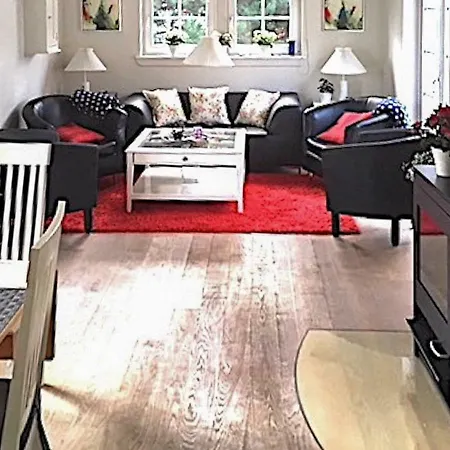 Three-bedroom Holiday In 4 *